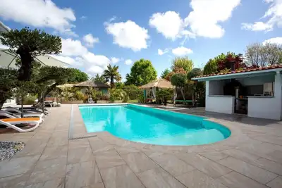 Image de Grande maison (10 pers) climatisé dans grand parc fermé arboré, piscine chauffée