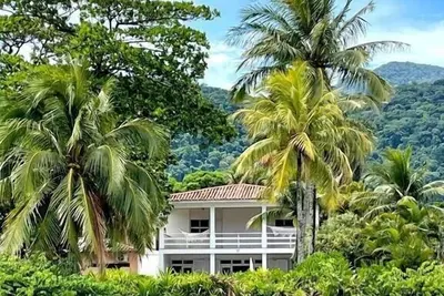 Image de Luxueuse maison de plage sur le sable avec 5 suites + 1