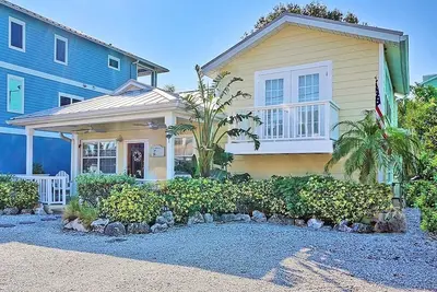 Image de Sunset Beach / Superbe cottage de style West Key en face de la plage