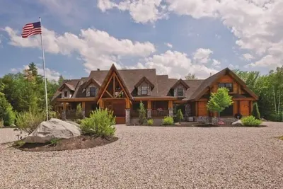 Image de Maison de luxe au bord du lac sur 155 acres privés: réunions de famille, mariages, événements