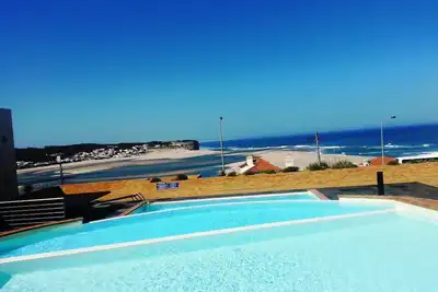 Image de Oceanfront de luxe - T3 conviviale pour les familles, apt. w \/ Wi-Fi, piscine immense, parking intérieur