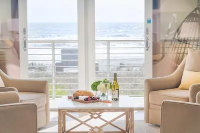 Image de Oceanfront Luxury 4 Br / 4. 5ba Beachfront Par Pier, Wifi gratuit!