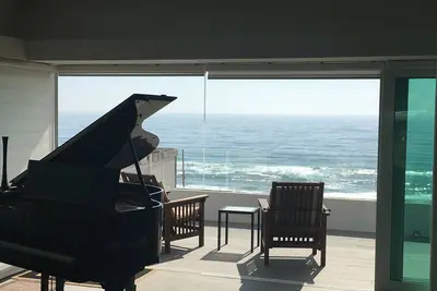 Image de Maison de plage moderne exquise de 4 chambres et 3 salles de bain