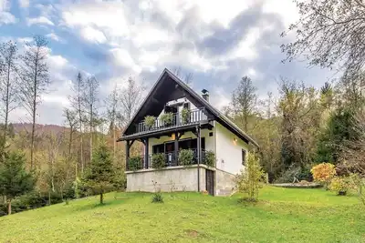 Image de Maison de vacances dans un endroit calme et à proximité immédiate de la rivière