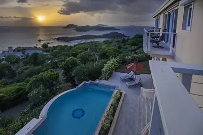 Image de La Chanson De Siren. Villa privée en bord de mer sur 2. 5 acres. Beaux couchers de soleil, plage