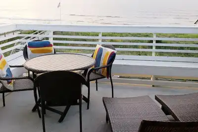 Image de Condo Oceanfront Beach! Vues incroyables WiFi gratuit-Linge de piscine