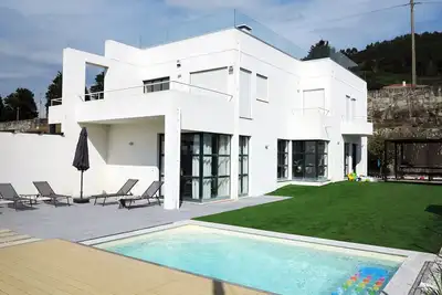 Image de Villa moderne - 300 mètres de la mer - Casa da Légua