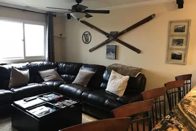 Image de Vernon Luxury Ski In Ski Out Condo