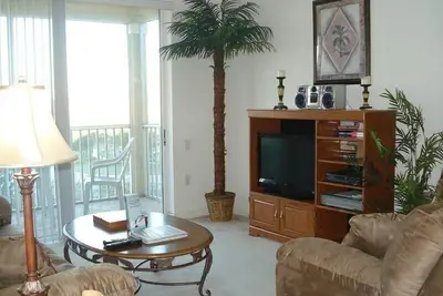 Image de Windsor Hills-Great Rates, Top Fl End Unit, Open View, Close Pool, WiFi, SmartTV