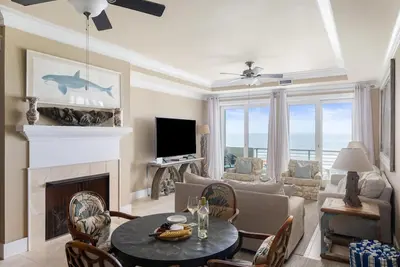 Image de Luxury 4 Bed / 4 Bath Condo avec vue sur l'océan