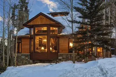 Peak 8 Platinum Large Home - 100% nouvellement rénové! Skiez, marchez jusqu'au sommet 8