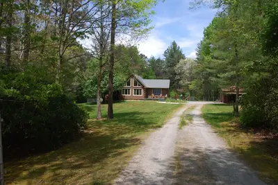 Image de Dupont, Cascade, Wifi, Jardin clos, Animaux admis, 40 acres