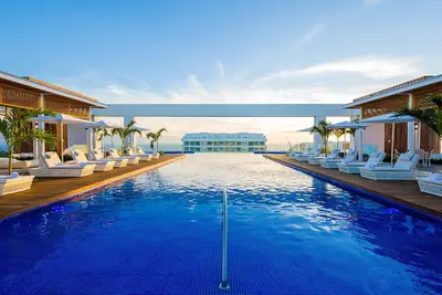 Image de Grand Luxxe Nuevo Vallarta Un Bdrm + Salon pour 4 annonces, 2 enfants