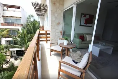 Image de Sabbia Dowtown Condos by Mikitito Rentals