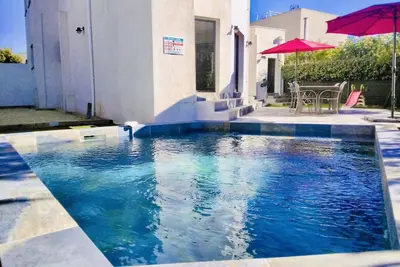 Image de Villa contemporaine piscine climatisée 50 m de la plage