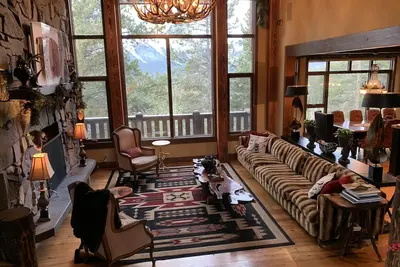 Image de One Of A Kind Mountain Home avec une vue magnifique