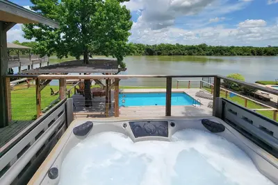 Image de Nouveau! San Jacinto River Home avec terrasse, jeux et grillades!