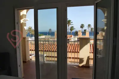 Image de Penthouse avec une vue mer absolument magnifique et à seulement 150 m. de la plage.