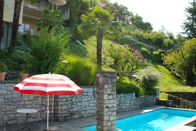 Image de Appartement dans une maison de vacances avec Wifi, piscine privée, Tv, terrasse, vue panoramique