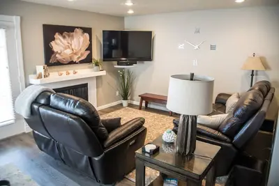 Image de Maison de luxe East Summerlin récemment rénovée