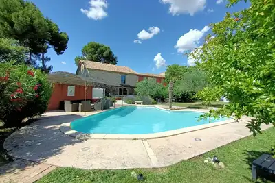 Image de En Provence, grande propriété privée avec piscine de 8 à 15 adultes