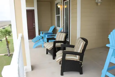 Image de Front de mer! ! Réservez dès maintenant pour des vacances amusantes à Sapphire Beach!