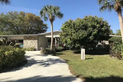 Image de Front De Mer Siesta Key. 3+ Br; 3 1/2 B; Bassin; À Pied De La Plage et de la ville avec commerces