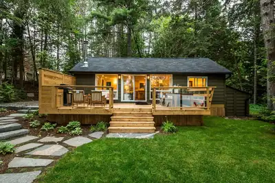 Image de Famille Et bord d'un lac Cottage Avec Bunkie Sur Oxtongue Lac