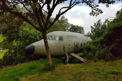 Une expérience différente dans un avion perdu dans la forêt colombienne