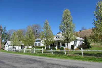 Image de Cottage Eagle Annie, une escapade Ă distance avec des vues fantastiques, retraite tranquille.