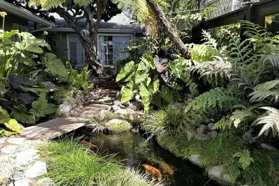 Image de Serenity In Cdm: Cottage et jardins privés sur Xl Lot