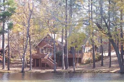 Image de Chalet spacieux au bord du lac près des jardins de Callaway (1 mile) et Roosevelt State Park