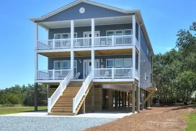 Image de Tout Nouveau-5 Bdrm / 4. 5 salles de bain avec piscine et ascenseur - près de la plage - 16 personnes