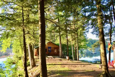 Image de Lake Cabin - «pieds de l'eau sur 150« beauté intemporelle 15 Niché péninsule