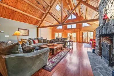 Image de Location de maisons en bois rond de luxe — Woodstock!
