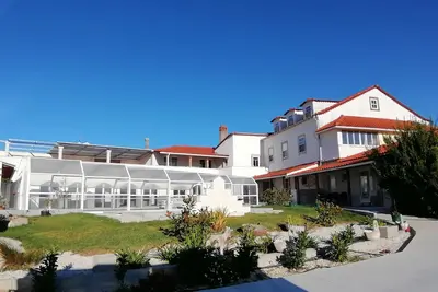 Image de 9Arches - belle maison de famille avec piscine dans un village typique du centre