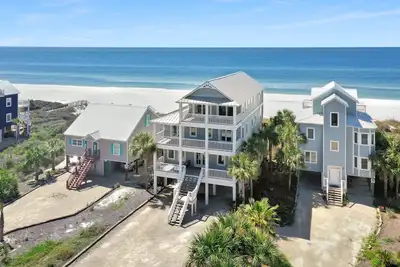 Image de Huge récemment rénové 7 Br Gulf Front House, Ascenseur, Animaux admis ~ Moonstruck