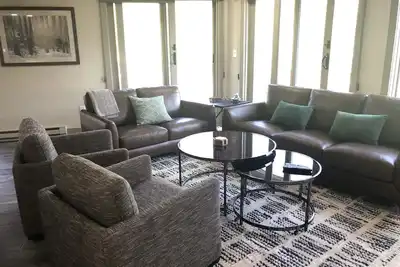 Image de True Ski-in Ski-out Condo 2br avec bain Ă remous et parking couvert Superbe vue