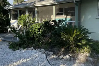 Image de 2-1 / 2 blocs de la plage! Cottage 2 chambres à Sanibel Island