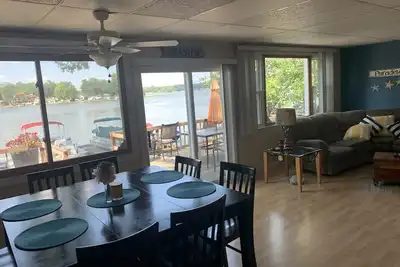 Image de Confortable maison du lac Koontz au bord de l’eau, à 30 minutes de Notre Dame