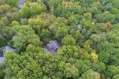 Image de Maison haut de gamme dans un cadre boisé privé près du lac Michigan