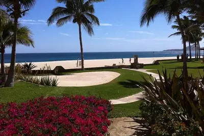 Image de Las Mananitas-2br-1900 Sq Ft Grnd étage 30 étapes à la plage