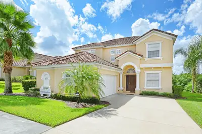 ⭐⭐⭐⭐⭐⭐⭐Mega Villa, Very large South Facing Pool/Spa, Lake View, Game Room