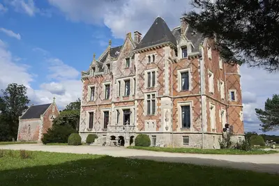 Image de Chateau familial tout confort, beau parc, piscine, plages à proximité