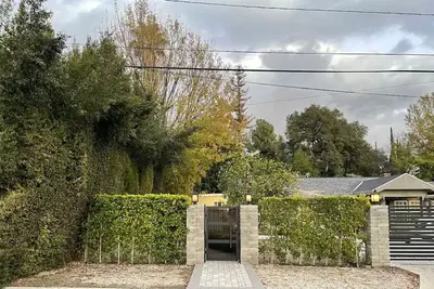 Image de «Maison d'hôtes de deux étages»