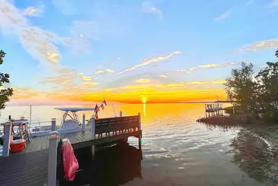 Image de Neptune's End Waterfront Retreat