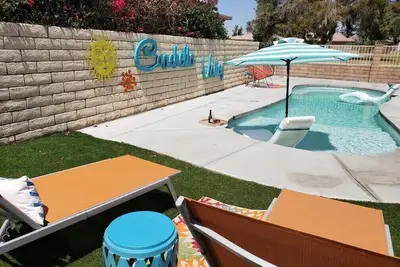 Image de Maison confortable en face de St de Coachella motifs w \/ accès à 3 piscines et parcours de golf
