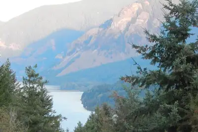 Image de Cabine Shellrock avec vue sur le fleuve Columbia