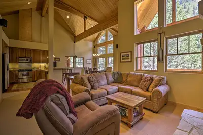 Image de Confortable Alpine Meadows Townhome sur la rivière Truckee!
