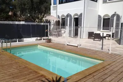 Image de Vaste appartement cosy climatisé dans villa avec piscine proche plage commerces